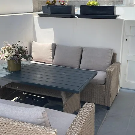 Vakantiehuis Lovely - Pool Front, Private Roof Terrace, Wifi Fiber Optic